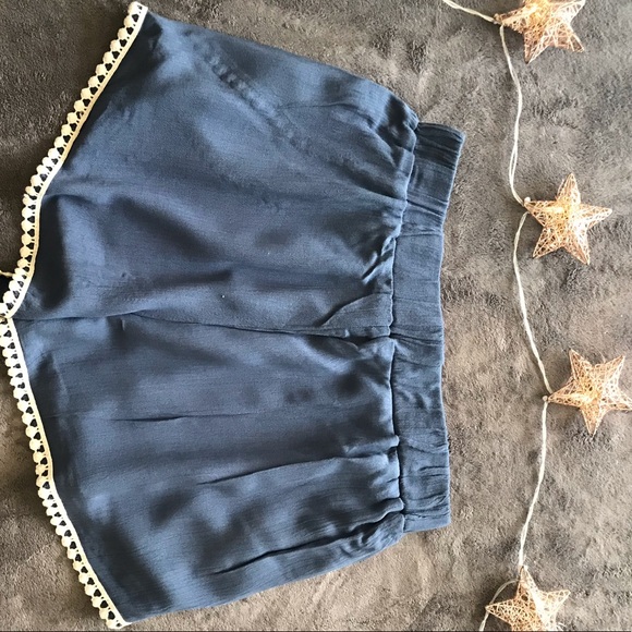 NWOT Boho blue and white shorts weaved trims - Picture 4 of 8